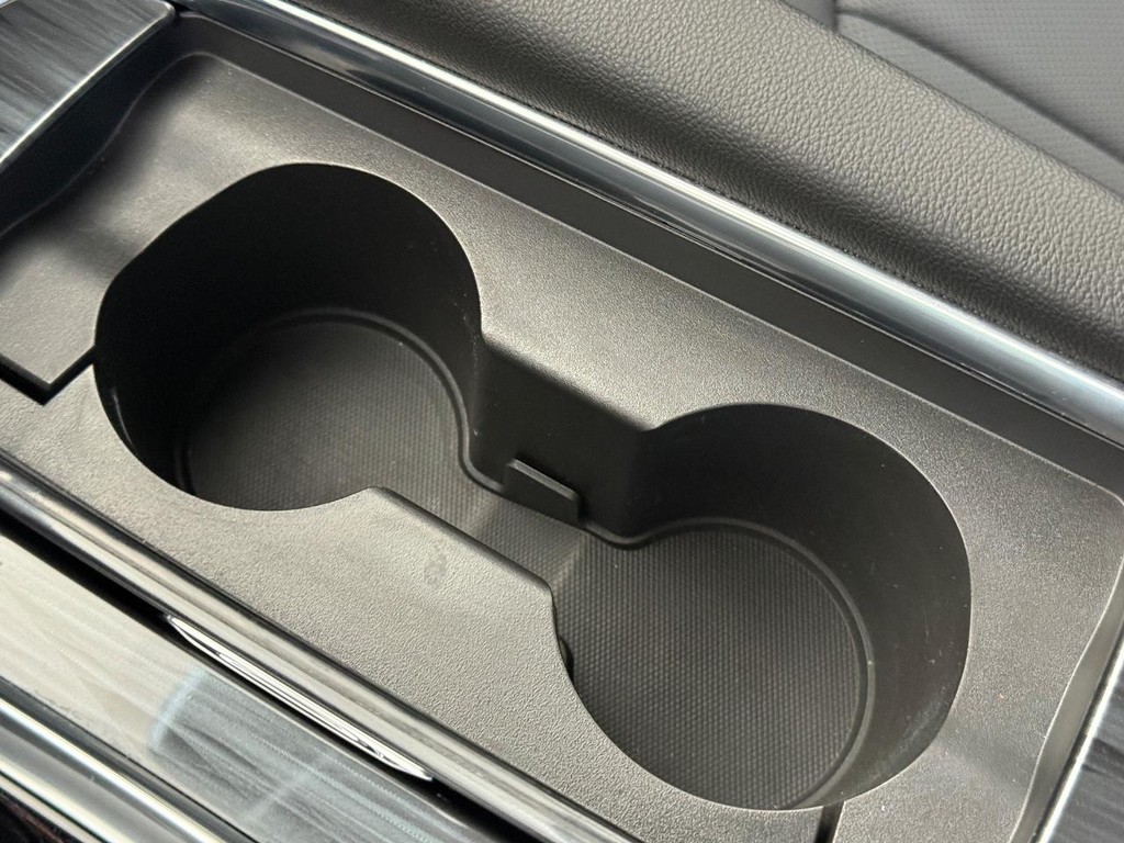 Buick Enclave Vehicle Full-screen Gallery Image 26