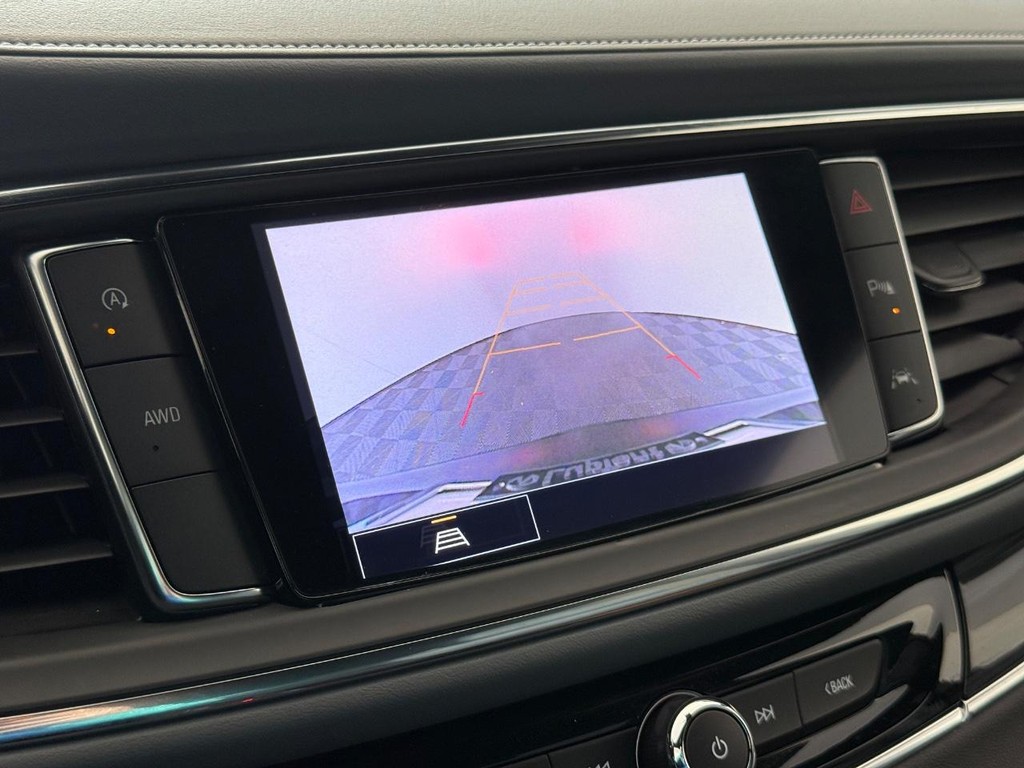 Buick Enclave Vehicle Full-screen Gallery Image 29