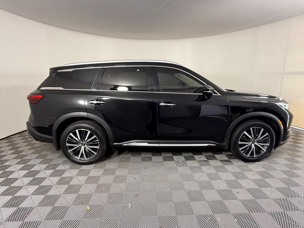 INFINITI QX60 Vehicle Full-screen Gallery Image 02