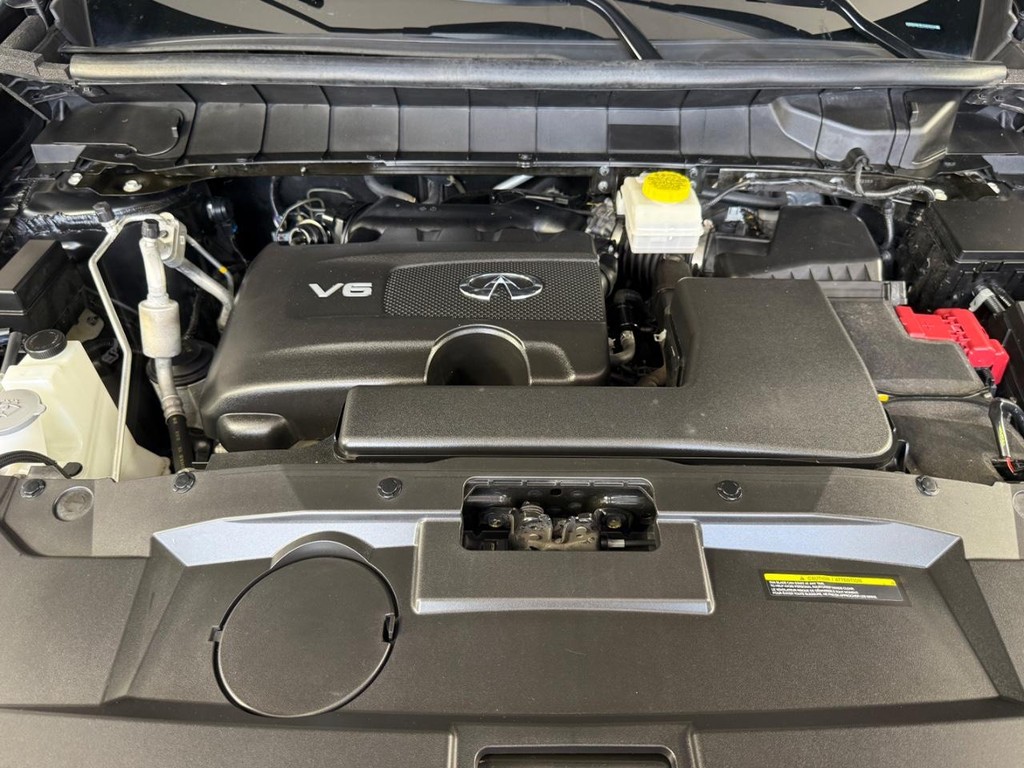 INFINITI QX60 Vehicle Full-screen Gallery Image 10
