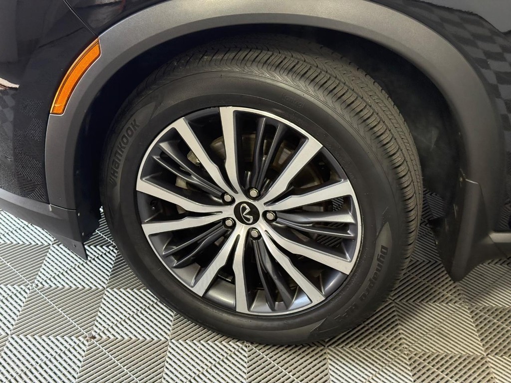 INFINITI QX60 Vehicle Full-screen Gallery Image 11