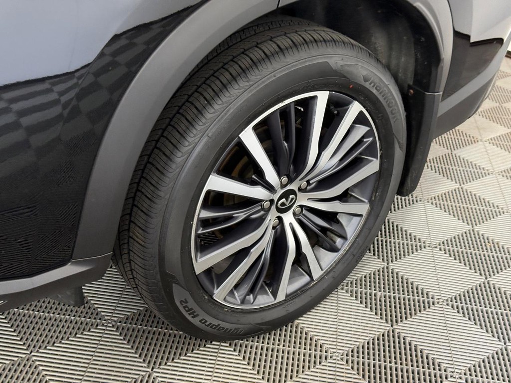 INFINITI QX60 Vehicle Full-screen Gallery Image 12