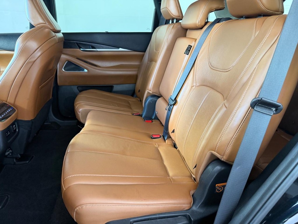 INFINITI QX60 Vehicle Full-screen Gallery Image 16