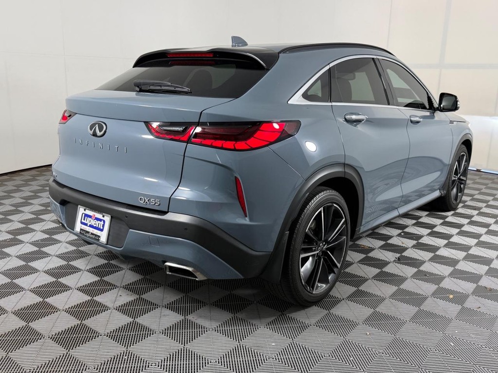 INFINITI QX55 Vehicle Full-screen Gallery Image 03