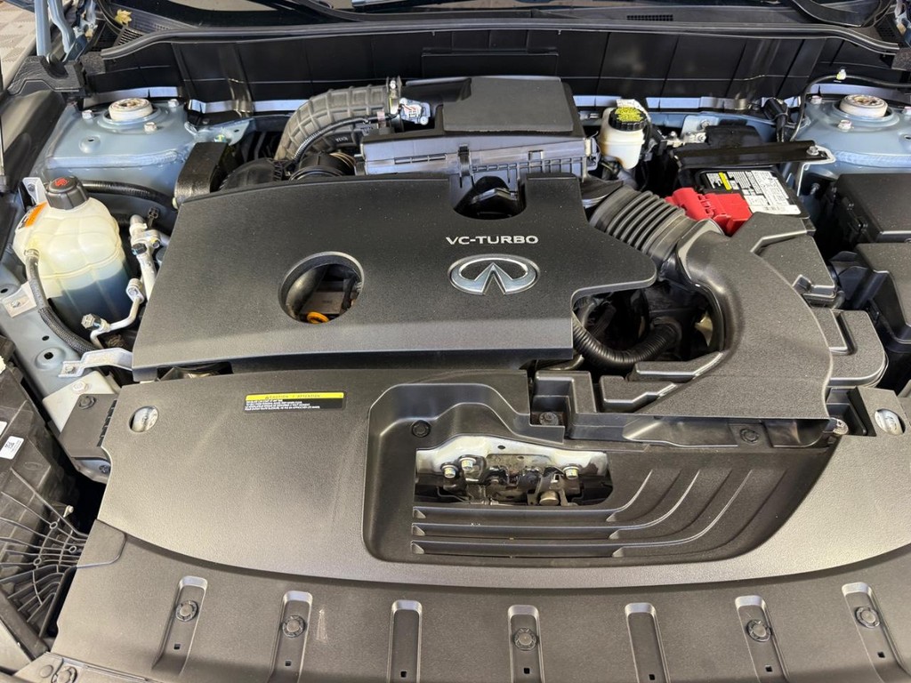 INFINITI QX55 Vehicle Full-screen Gallery Image 11
