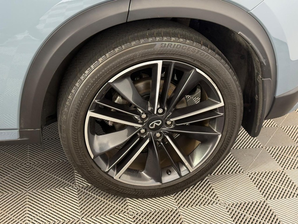 INFINITI QX55 Vehicle Full-screen Gallery Image 13