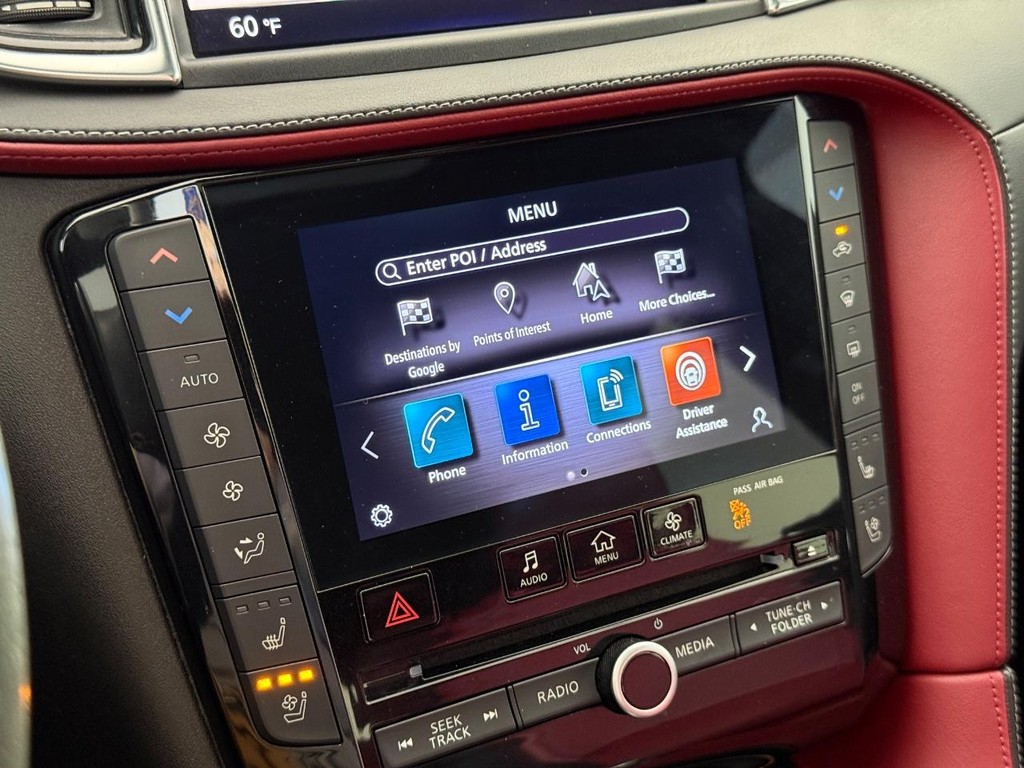 INFINITI QX55 Vehicle Full-screen Gallery Image 24