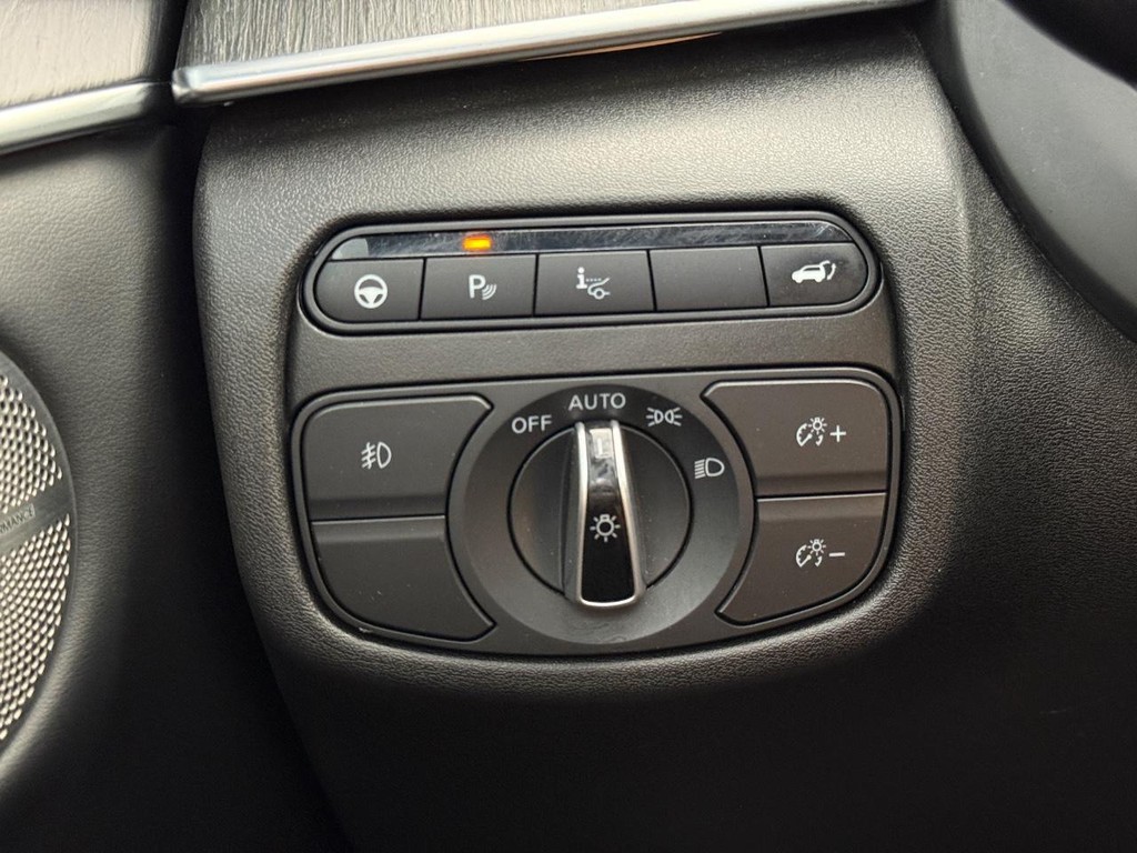 INFINITI QX55 Vehicle Full-screen Gallery Image 27