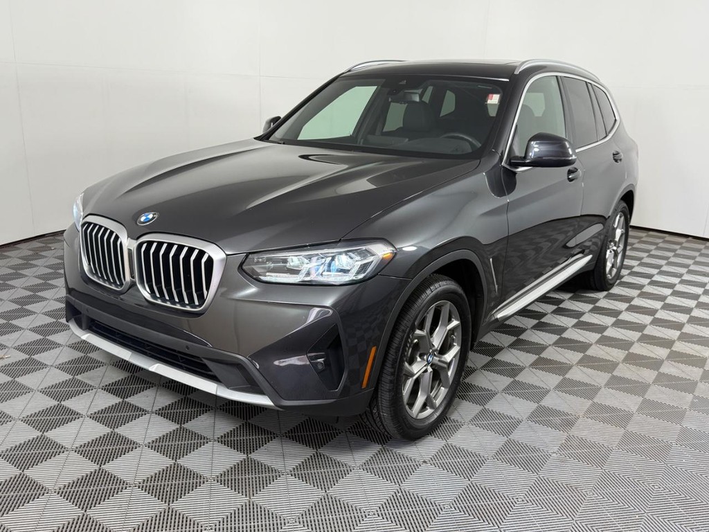 BMW X3 Vehicle Full-screen Gallery Image 09