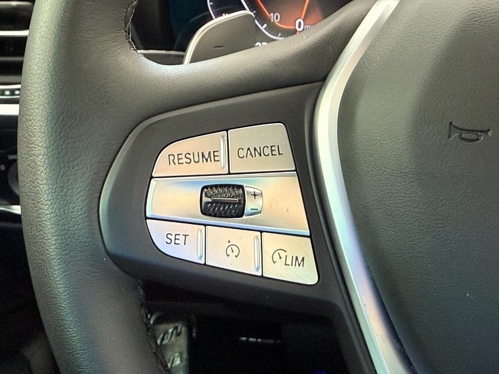 BMW X3 Vehicle Full-screen Gallery Image 20