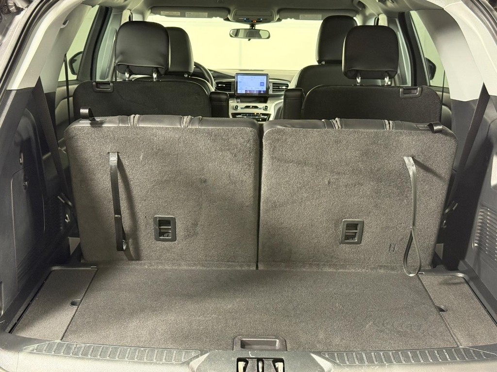 Ford Explorer Vehicle Full-screen Gallery Image 07