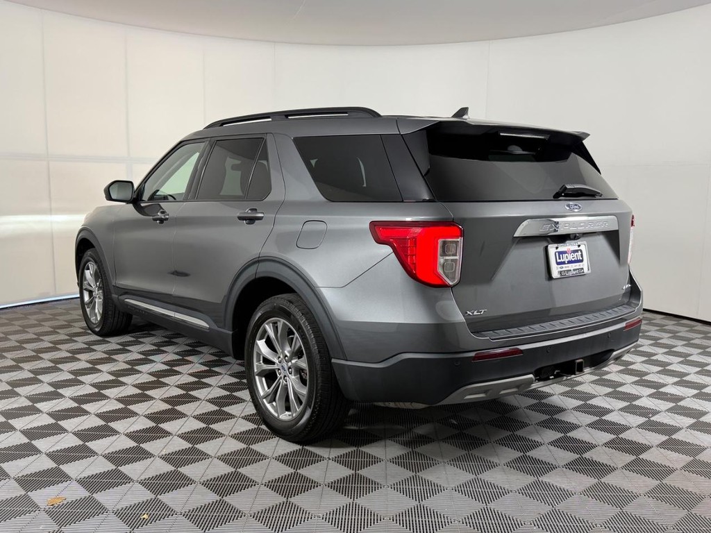Ford Explorer Vehicle Full-screen Gallery Image 08