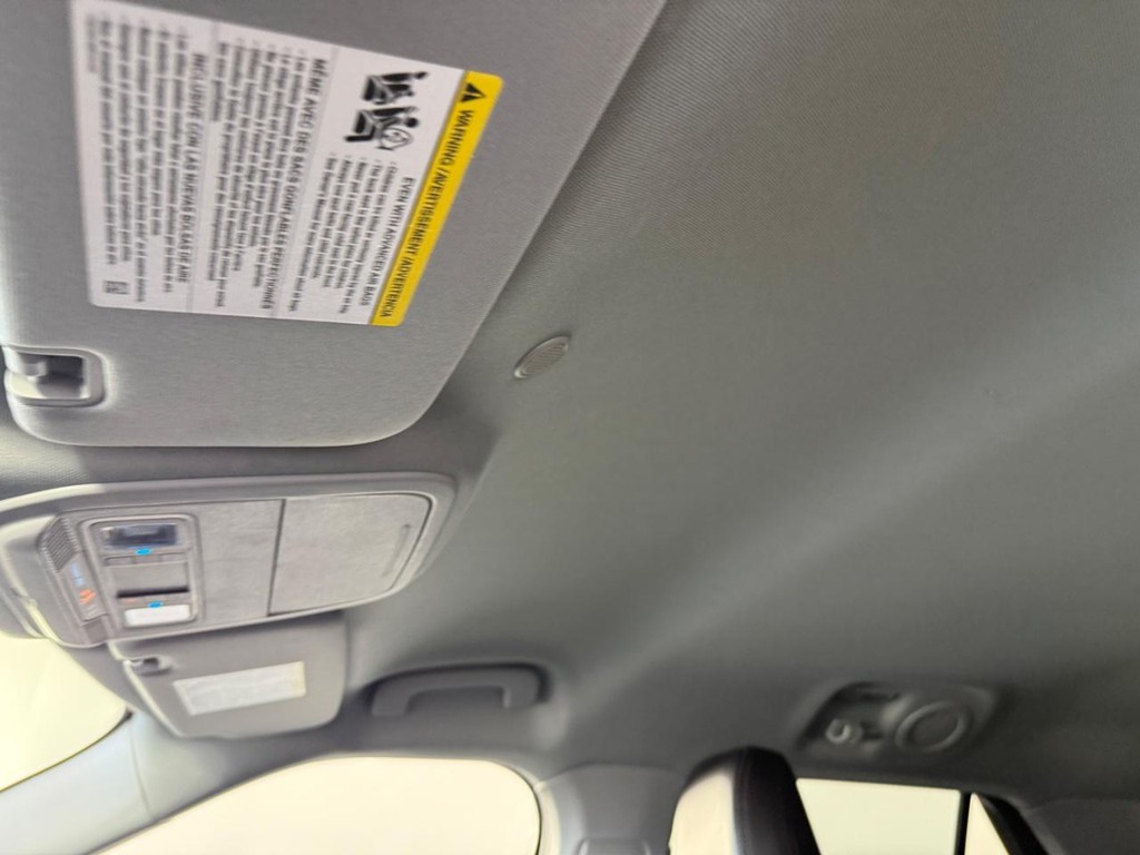 Ford Explorer Vehicle Full-screen Gallery Image 14