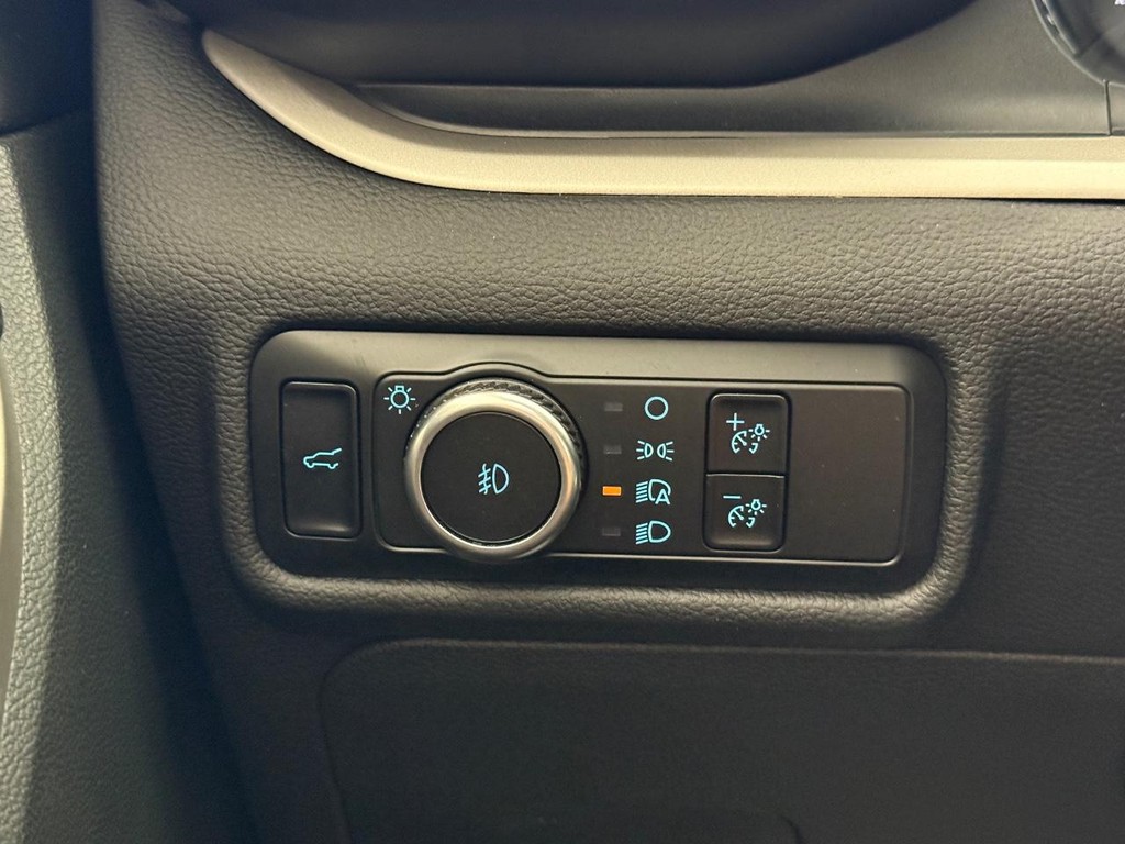 Ford Explorer Vehicle Full-screen Gallery Image 27