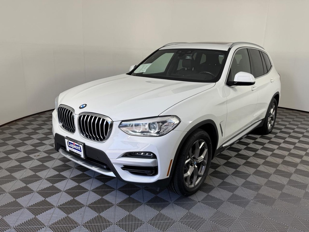 BMW X3 Vehicle Full-screen Gallery Image 09