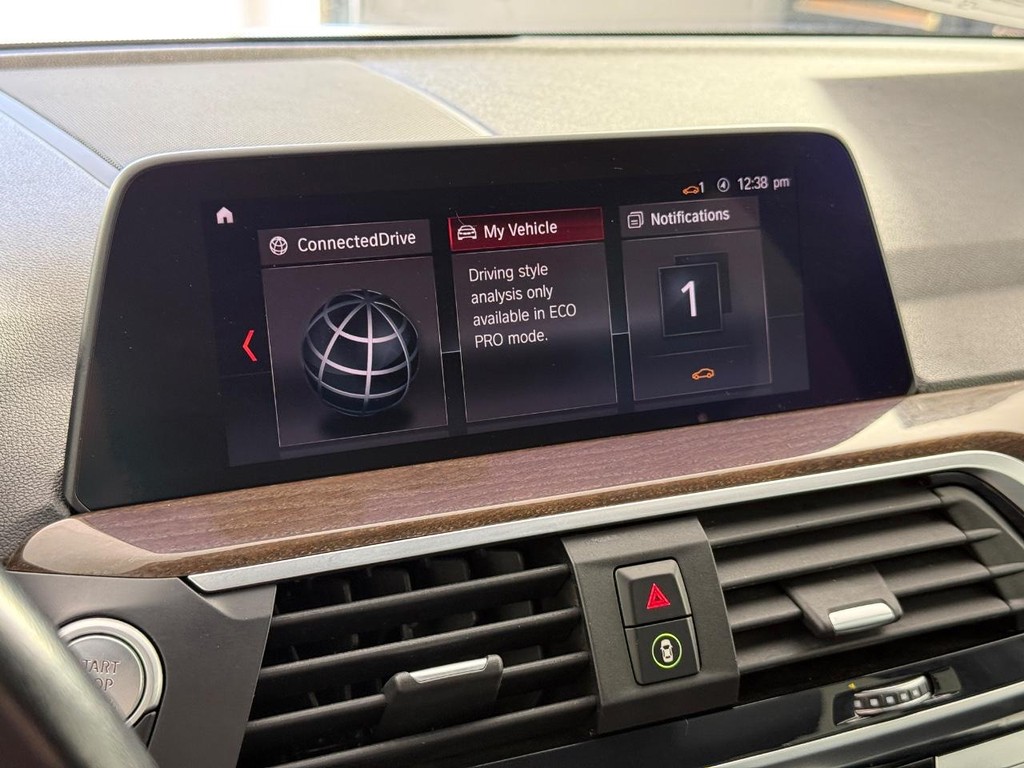 BMW X3 Vehicle Full-screen Gallery Image 23