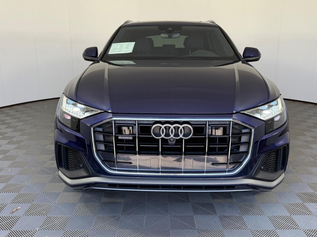 Audi Q8 Vehicle Full-screen Gallery Image 10