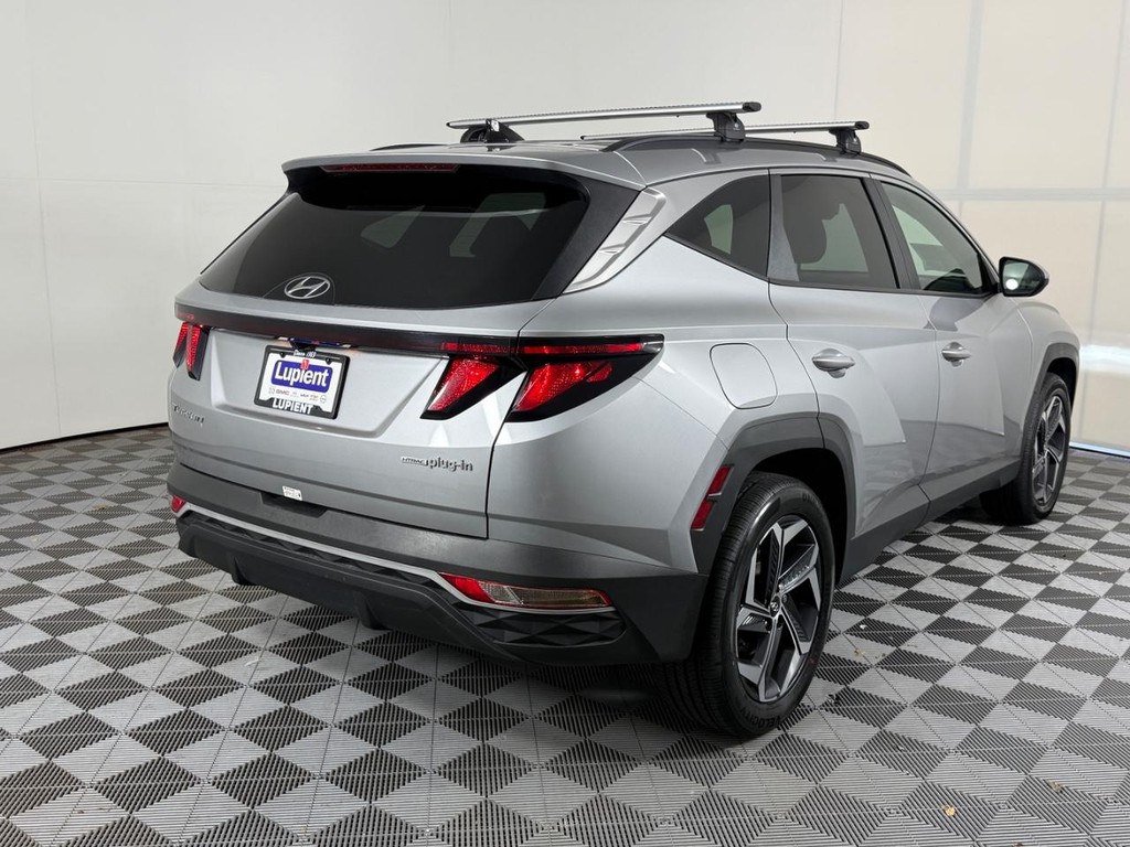 Hyundai Tucson Plug-In Hybrid Vehicle Full-screen Gallery Image 03