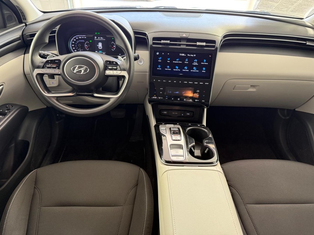 Hyundai Tucson Plug-In Hybrid Vehicle Full-screen Gallery Image 18