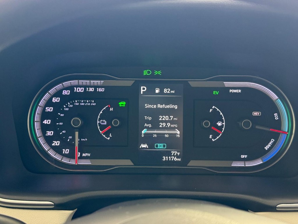 Hyundai Tucson Plug-In Hybrid Vehicle Full-screen Gallery Image 22