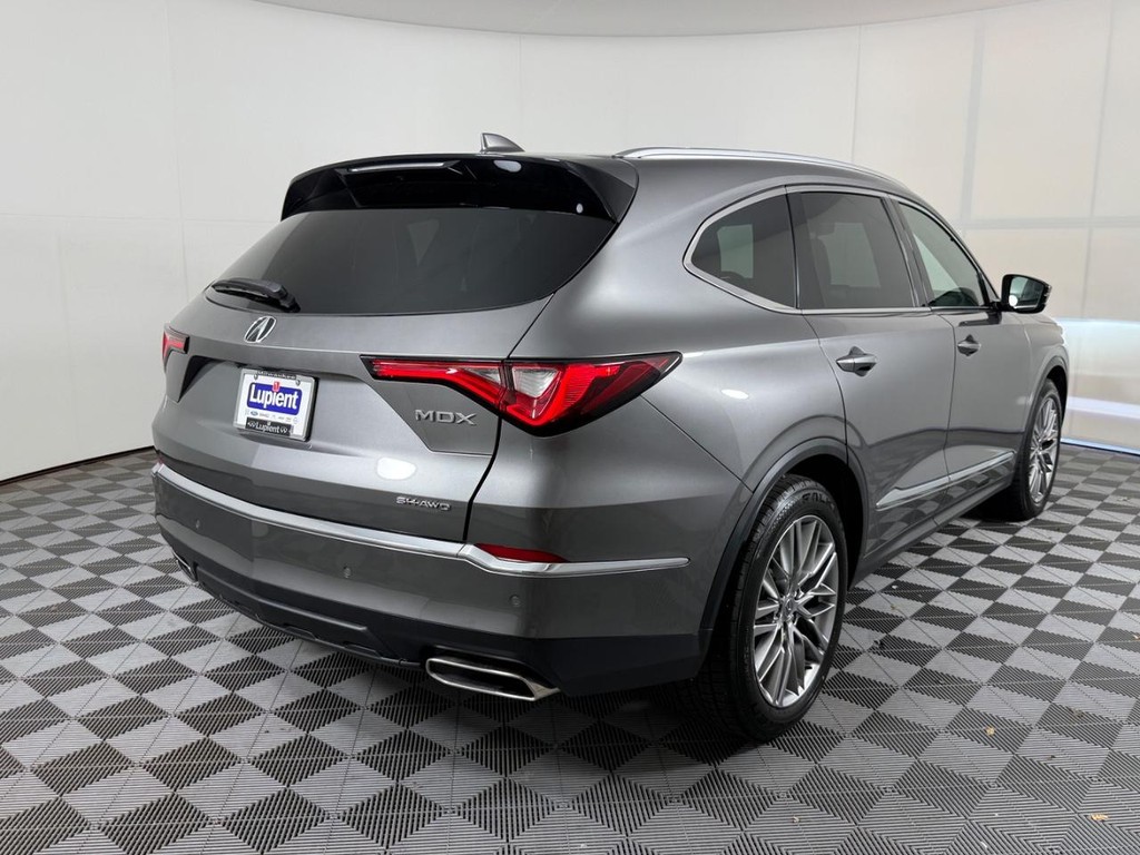 Acura MDX Vehicle Full-screen Gallery Image 03