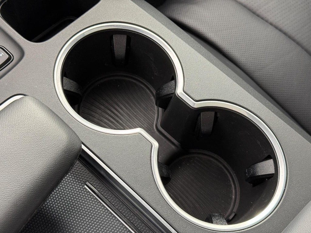Acura MDX Vehicle Full-screen Gallery Image 26