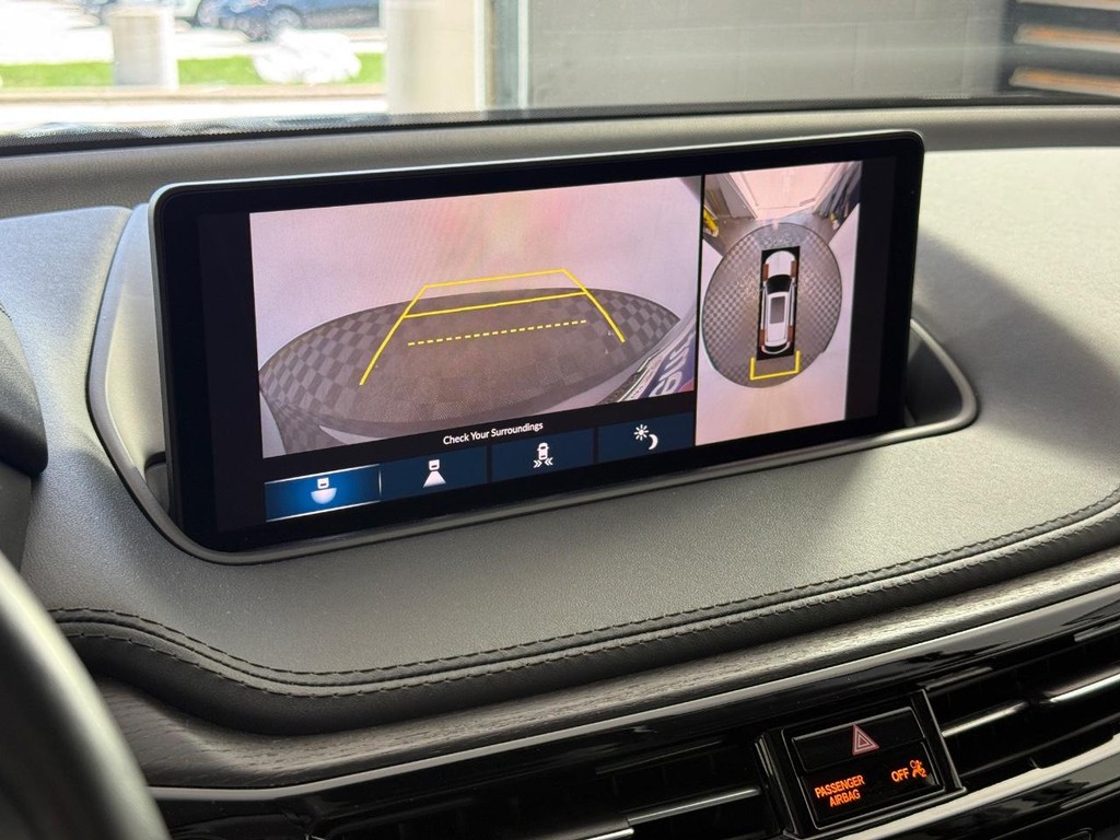 Acura MDX Vehicle Full-screen Gallery Image 28