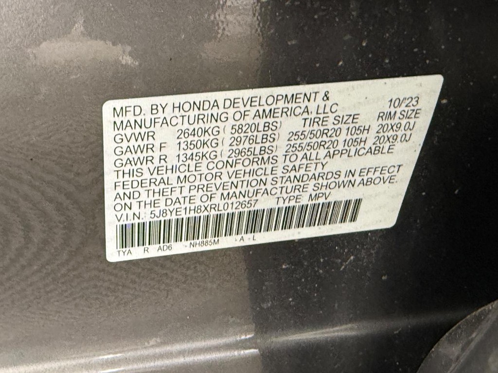 Acura MDX Vehicle Full-screen Gallery Image 30