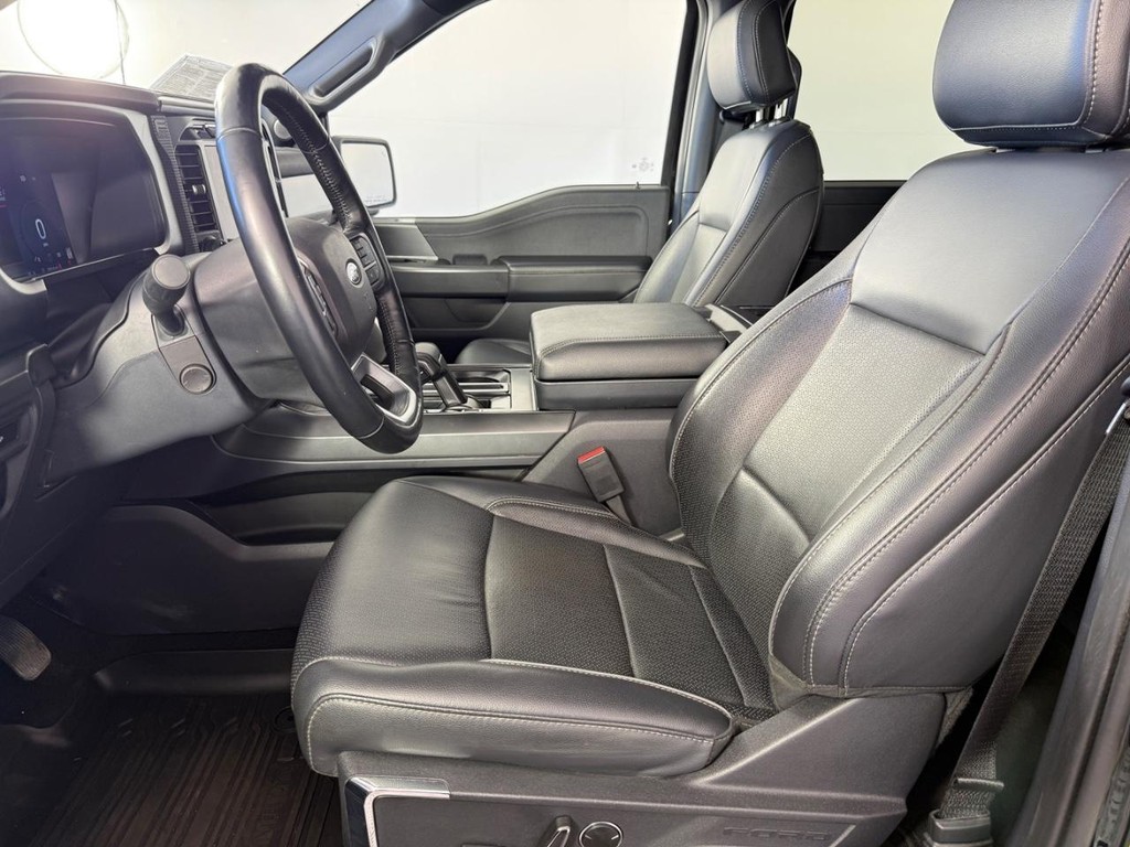 Ford F-150 Vehicle Full-screen Gallery Image 15