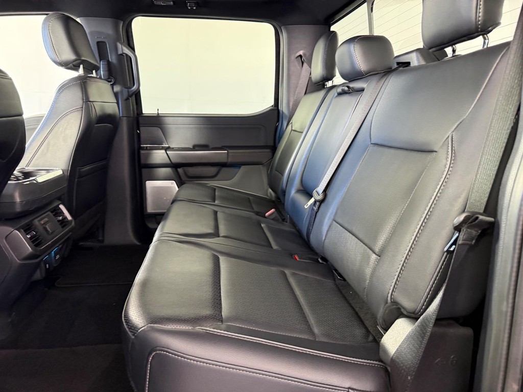 Ford F-150 Vehicle Full-screen Gallery Image 17