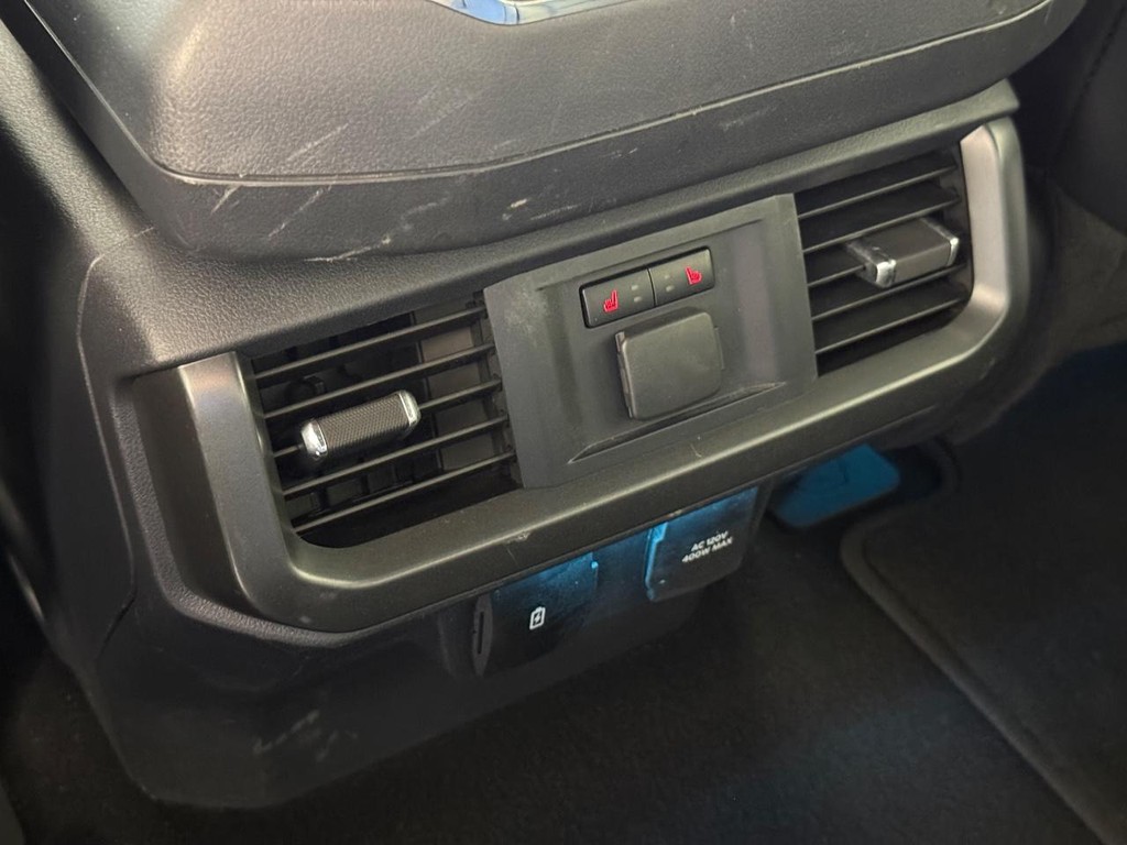 Ford F-150 Vehicle Full-screen Gallery Image 19