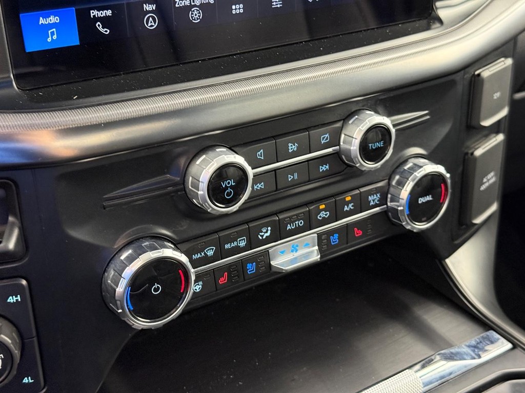 Ford F-150 Vehicle Full-screen Gallery Image 25