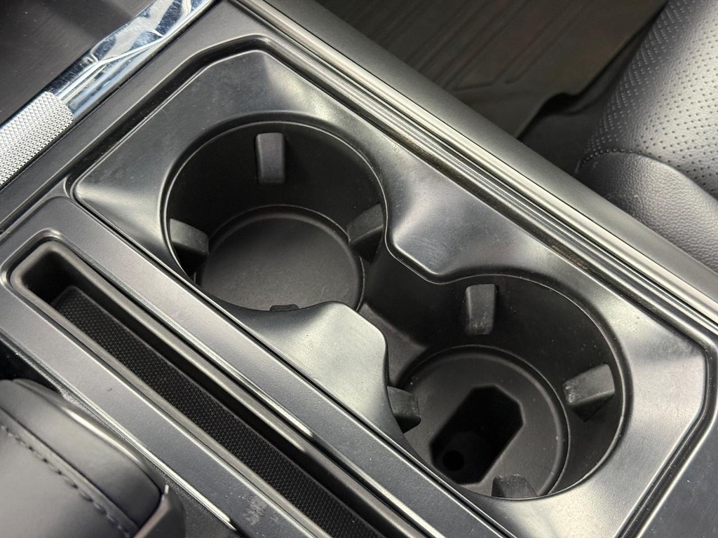Ford F-150 Vehicle Full-screen Gallery Image 26