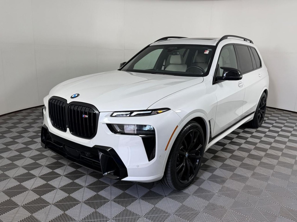 BMW X7 Vehicle Full-screen Gallery Image 07