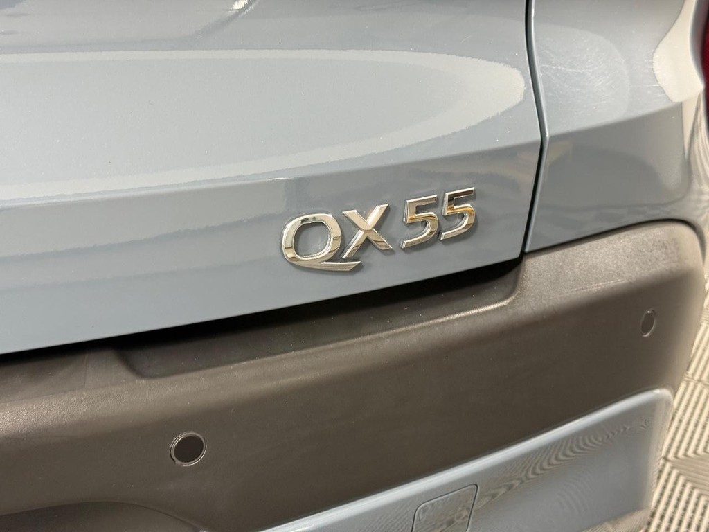 INFINITI QX55 Vehicle Full-screen Gallery Image 05