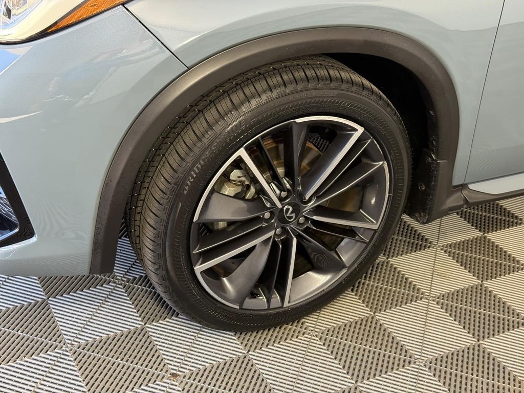 INFINITI QX55 Vehicle Full-screen Gallery Image 12