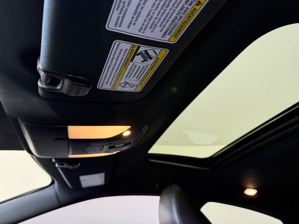 INFINITI QX55 Vehicle Full-screen Gallery Image 15