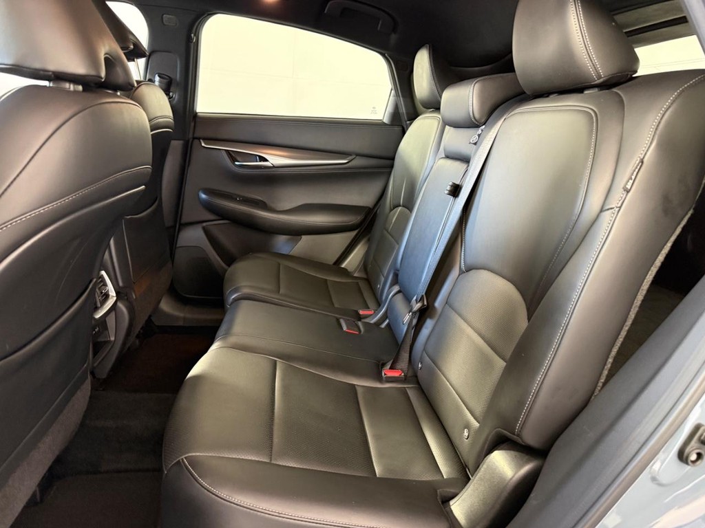INFINITI QX55 Vehicle Full-screen Gallery Image 18