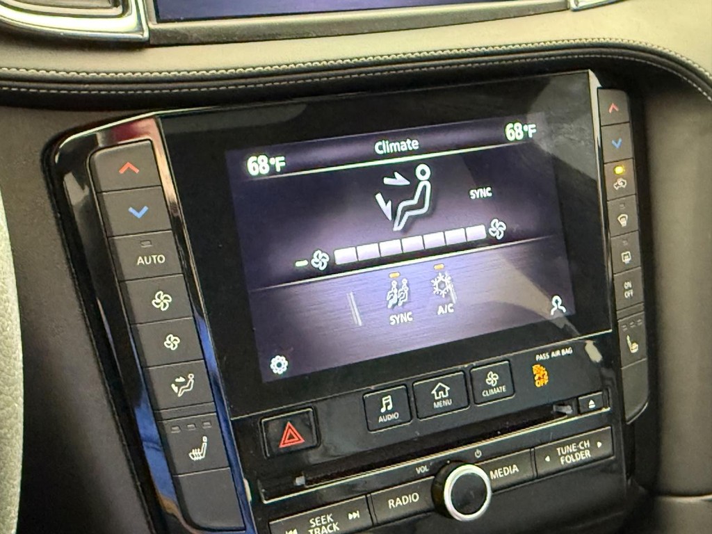 INFINITI QX55 Vehicle Full-screen Gallery Image 26