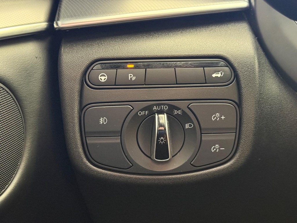 INFINITI QX55 Vehicle Full-screen Gallery Image 29