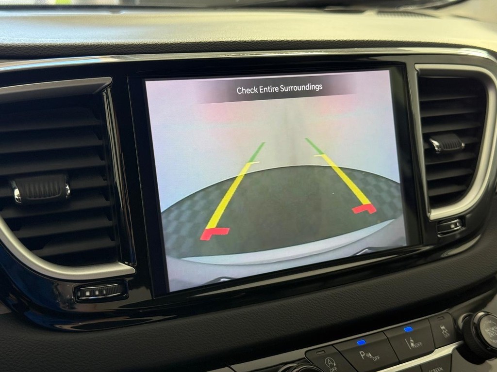 Chrysler Pacifica Vehicle Full-screen Gallery Image 25