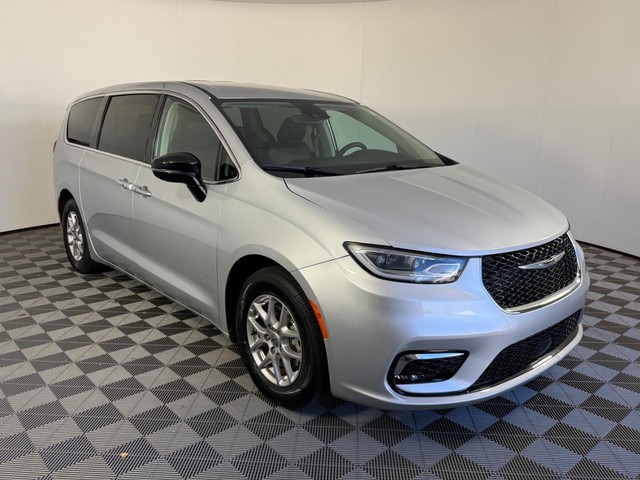 more details - chrysler pacifica