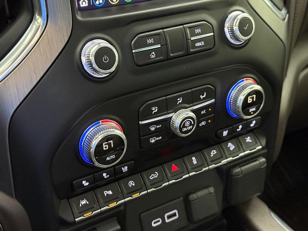GMC Sierra 1500 Vehicle Full-screen Gallery Image 25