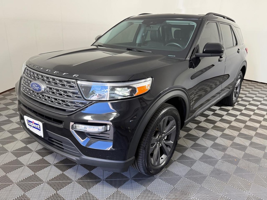 Ford Explorer Vehicle Full-screen Gallery Image 09