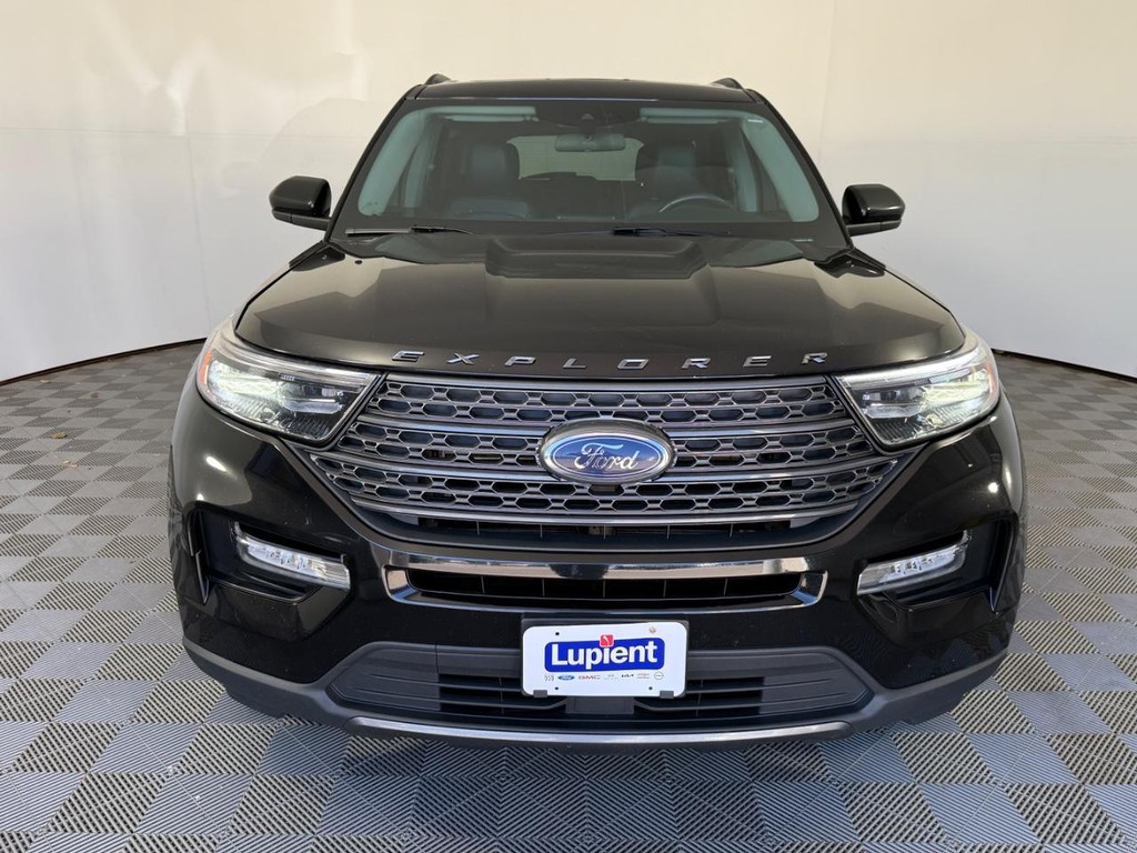 Ford Explorer Vehicle Full-screen Gallery Image 10