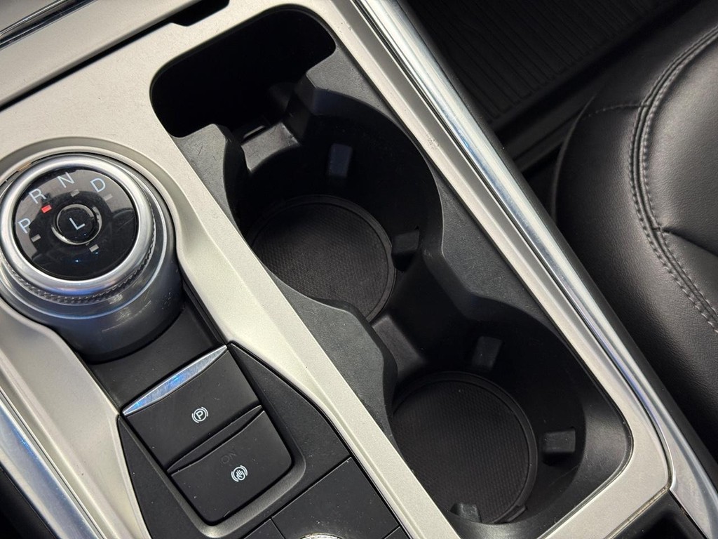 Ford Explorer Vehicle Full-screen Gallery Image 28