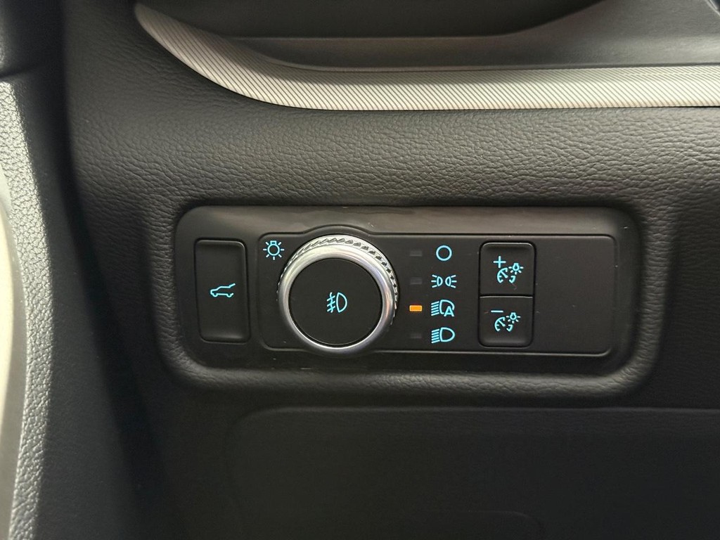 Ford Explorer Vehicle Full-screen Gallery Image 29