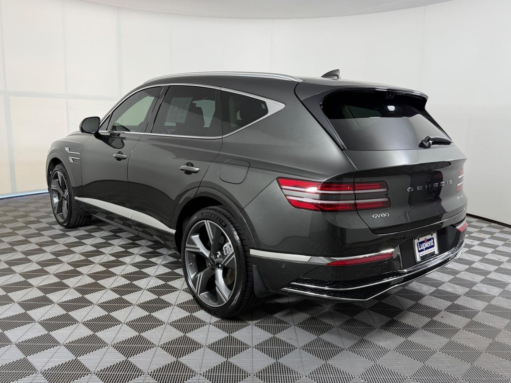 Genesis GV80 Vehicle Full-screen Gallery Image 08