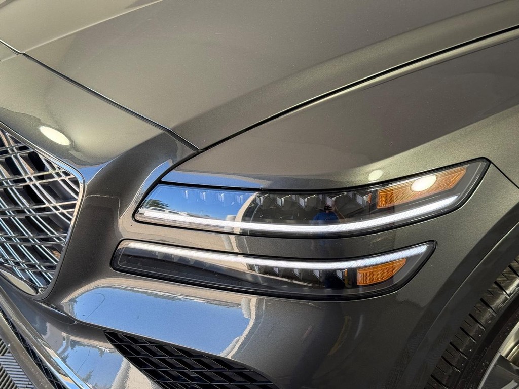 Genesis GV80 Vehicle Full-screen Gallery Image 11