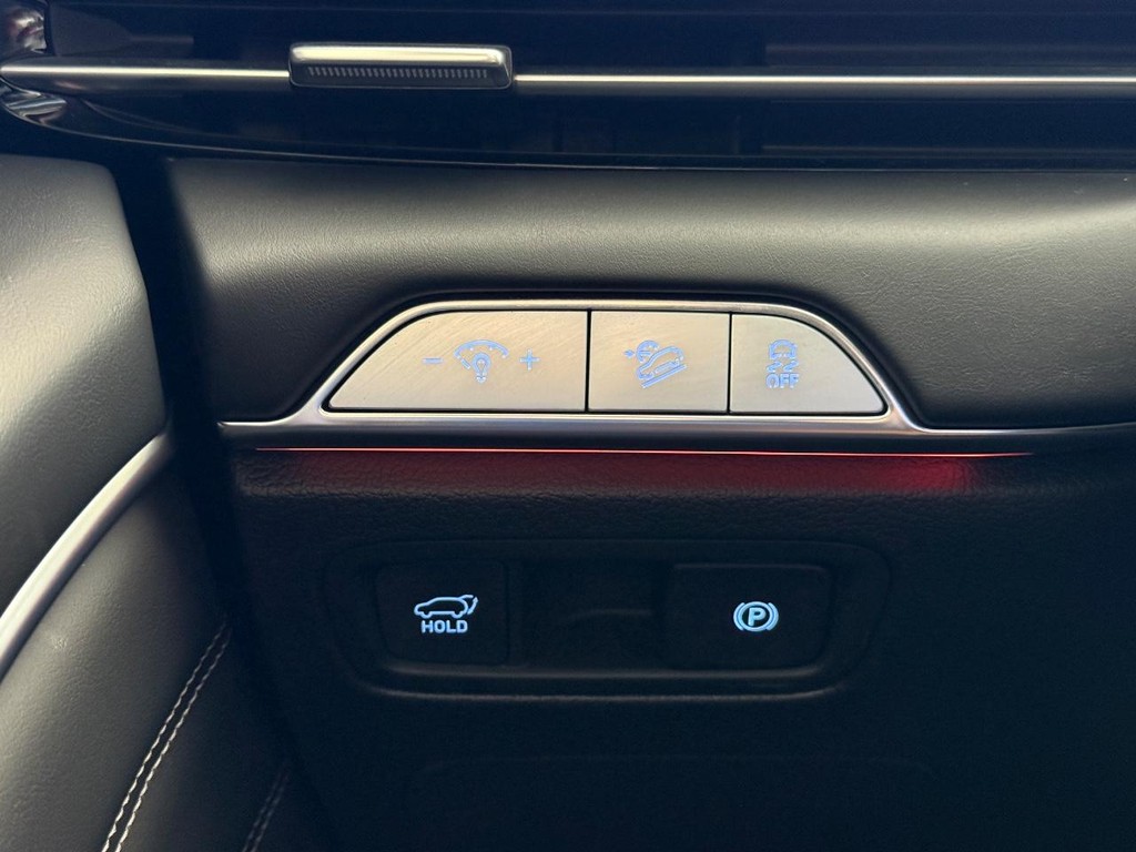 Genesis GV80 Vehicle Full-screen Gallery Image 28